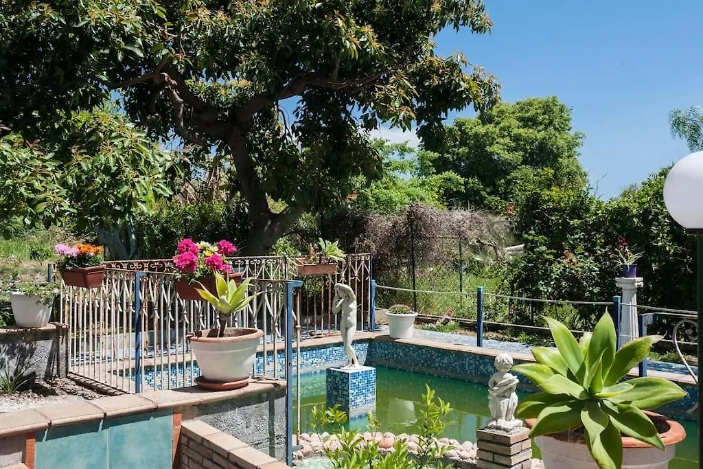 Holiday Maison Villa Arci Giardini Naxos Casa de Férias